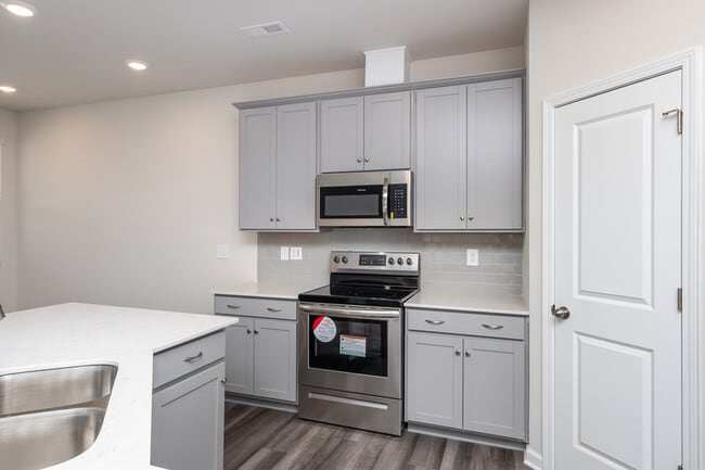 Building Photo - 315 E Compass Wy