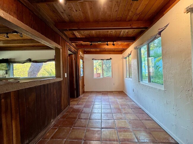 Foto del edificio - 1619 Oak Dr
