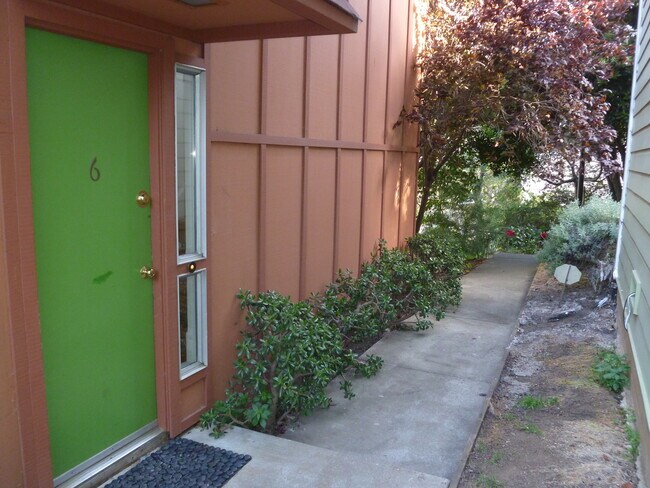 Foto del edificio - Bernal Heights 2Br House with Skylights, V...