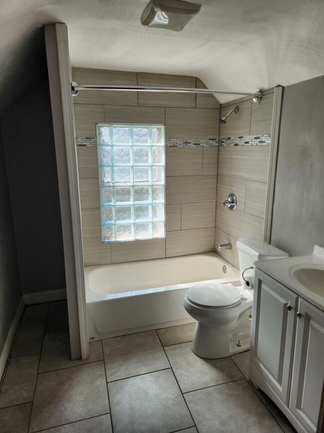 Foto del edificio - Great 3 Bed 2 Bath for Rent