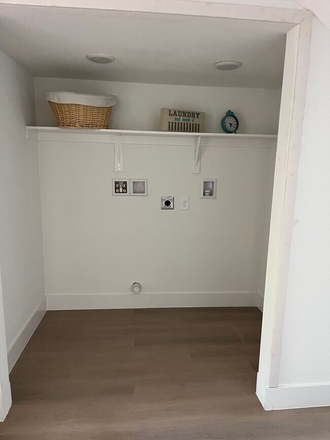 Building Photo - Two Story house