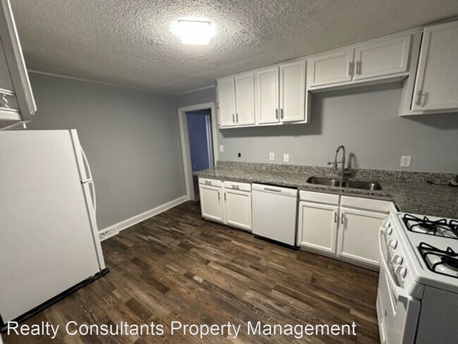 Building Photo - 3 br, 1 bath House - 2801 Phillips Avenue