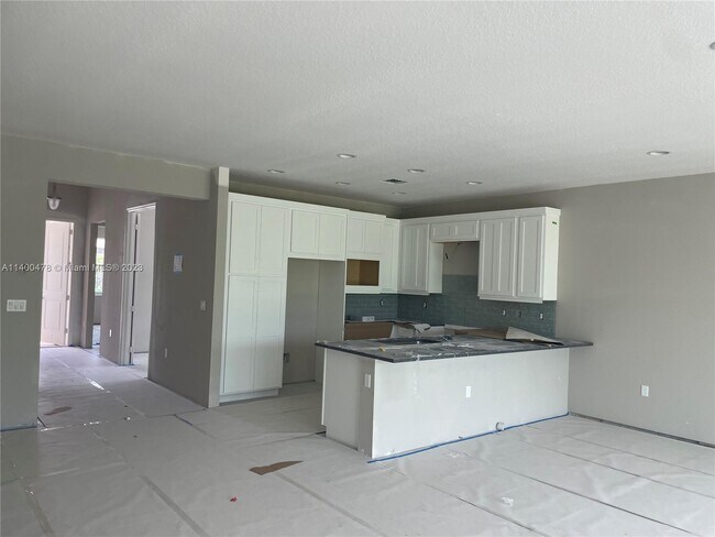 Building Photo - 12780 SW Clear Water Way