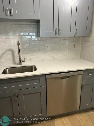 Foto principal - 9355 SW 8th St