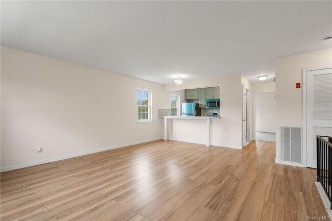 Foto del edificio - 276 Temple Hill Rd