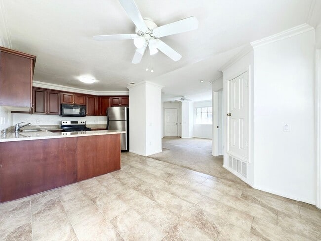 Foto del edificio - Upper Level Condo in Gated Vista Way Village!