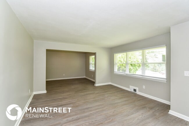 Building Photo - 1660 Valencia Rd