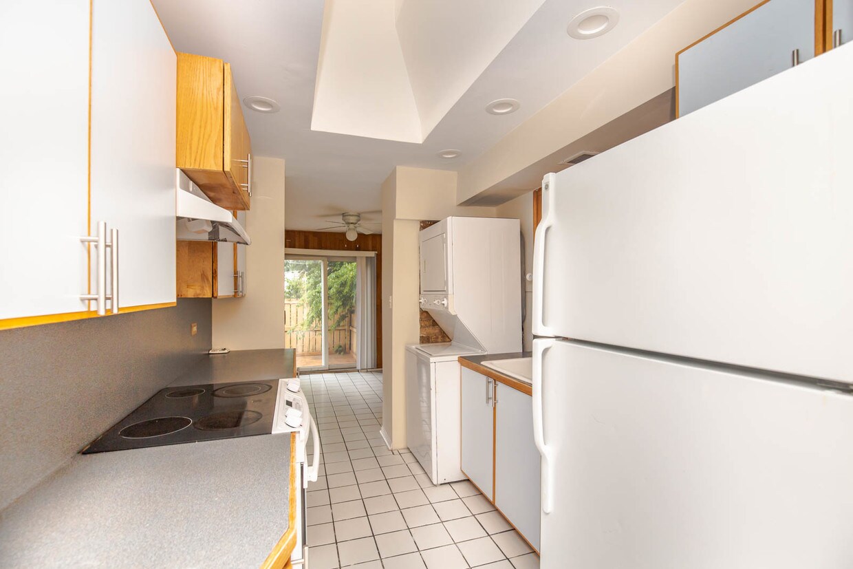 Primary Photo - 415 W Armitage Ave