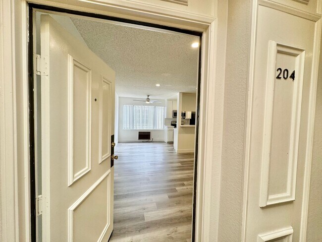 Foto del edificio - 3546 Hughes Ave