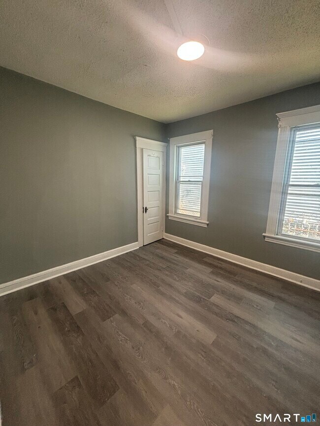 Foto del edificio - 473 Putnam St