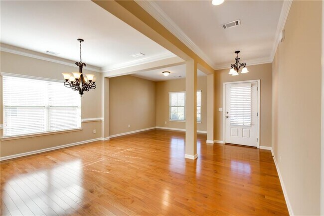 Foto del edificio - 7245 Rocking Horse Ln