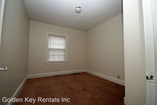 Building Photo - 509 S Pineview Ave