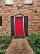 Building Photo - 2710 Briarhurst Dr
