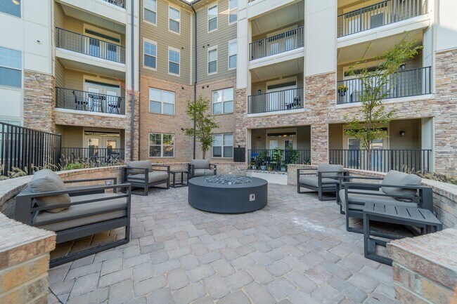 Foto del edificio - Meridian at Rogers Branch