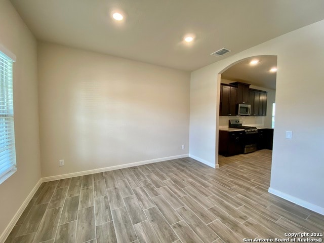 Building Photo - 520 Scenic Song Dr