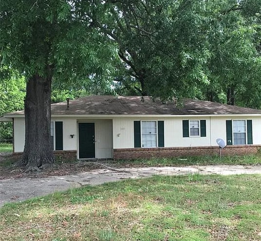 Building Photo - 3855 Woodley Rd