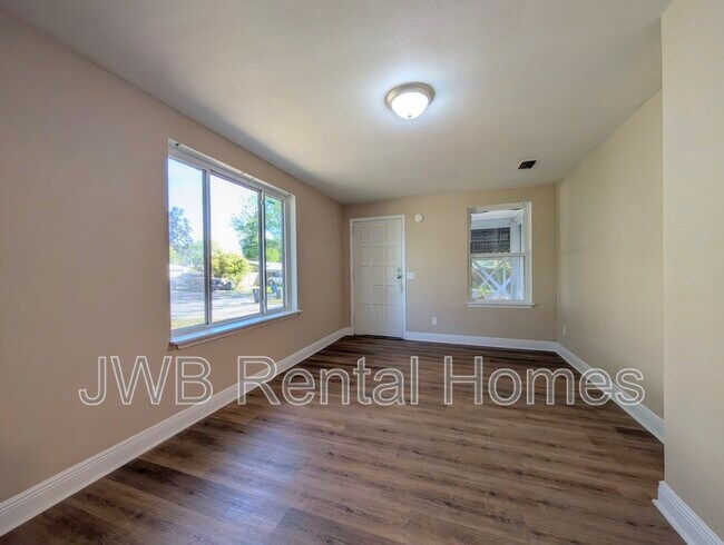 Foto del edificio - 4802 Appleton Ave