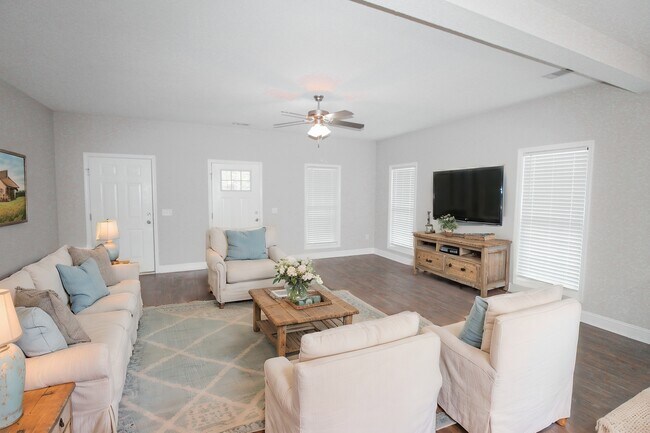 Foto del edificio - 605 Sugar Maple Dr