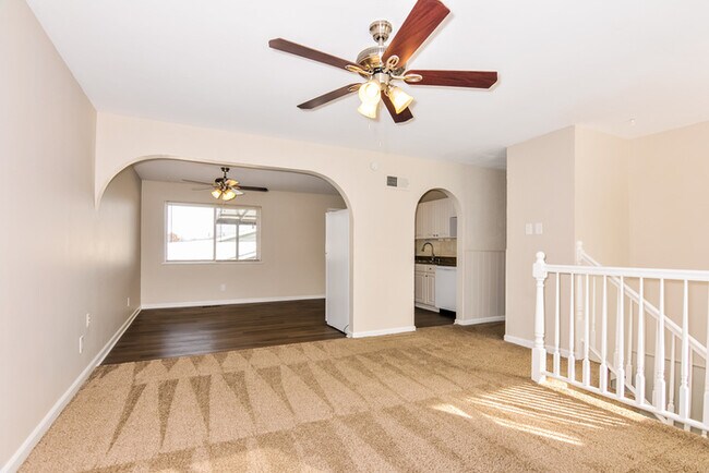 Foto del edificio - Fantastic 4bd/1.5ba home! Let yourself in!
