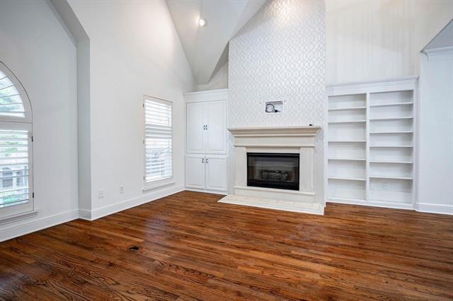 Building Photo - 4144 Towne Green Cir