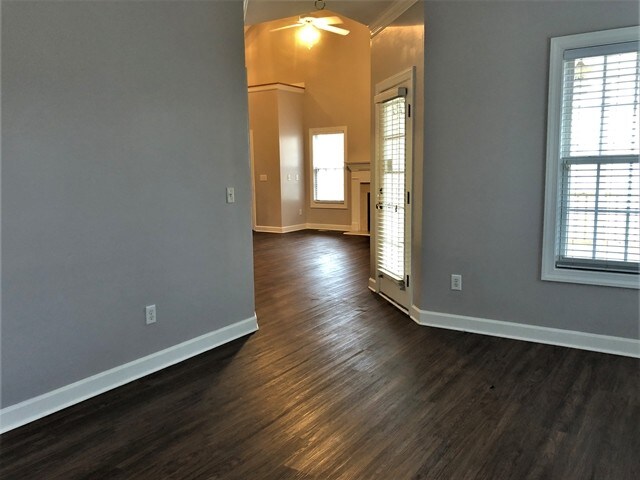 Building Photo - 2713 Denbel Cir