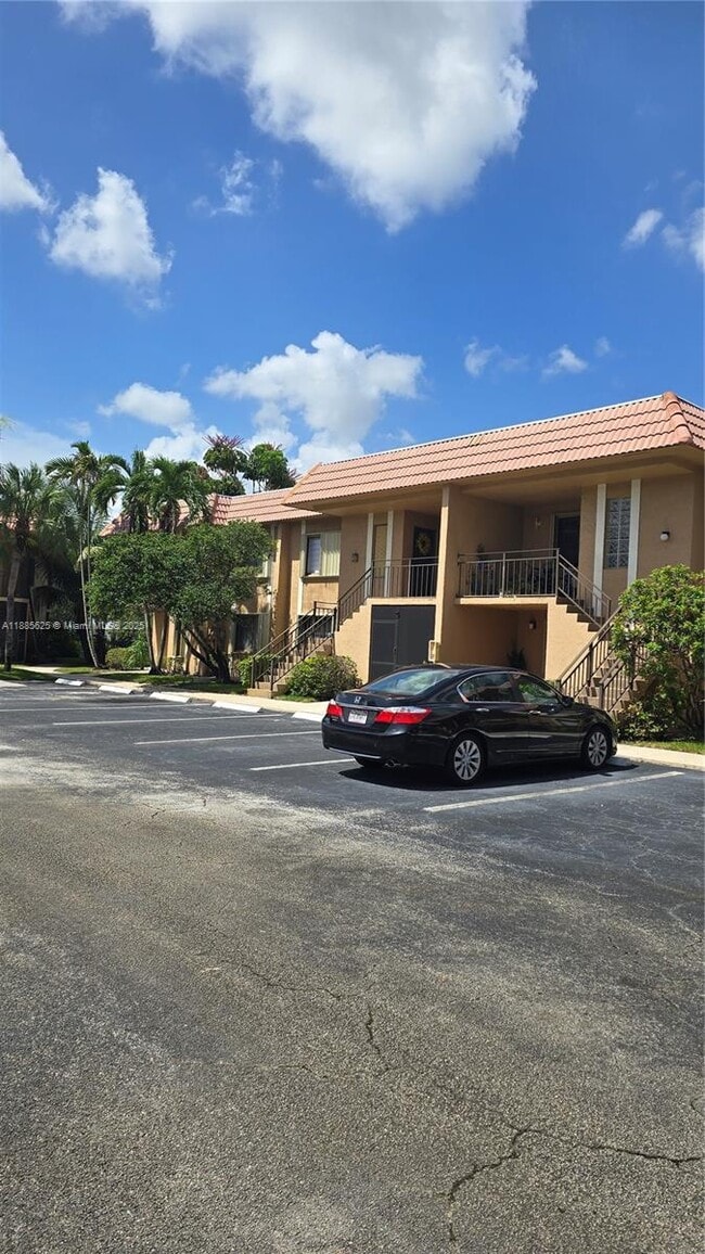 Building Photo - 193 Lakeview Dr