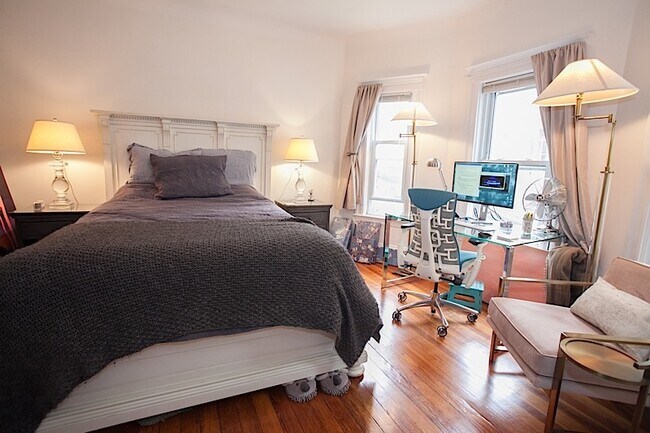 Foto del edificio - 50 Holyoke Rd