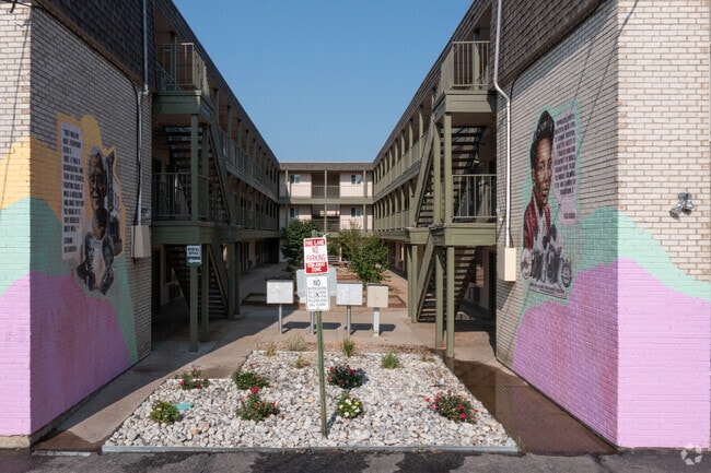 Patio - Terrace Gardens