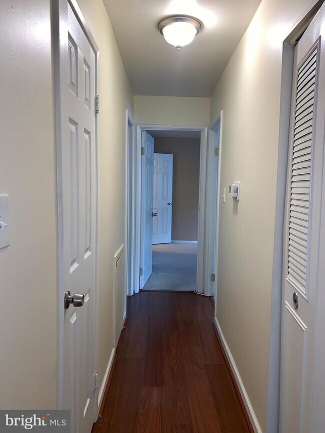 Foto del edificio - 11374 Cherry Hill Rd