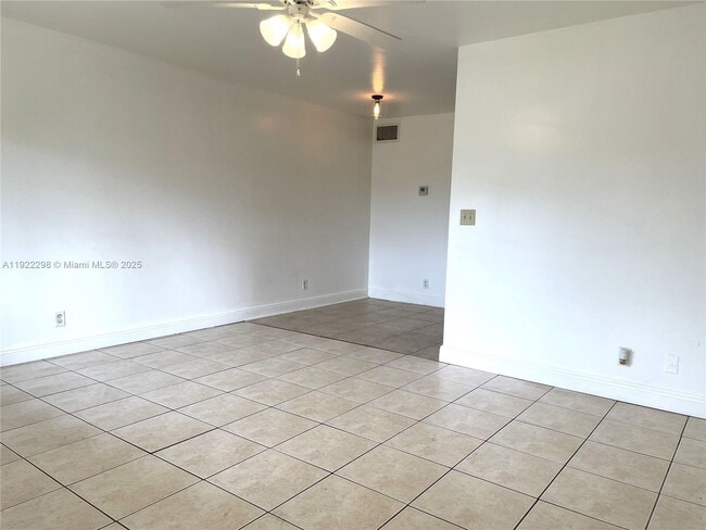 Foto del edificio - 2121 NE 40th Ct