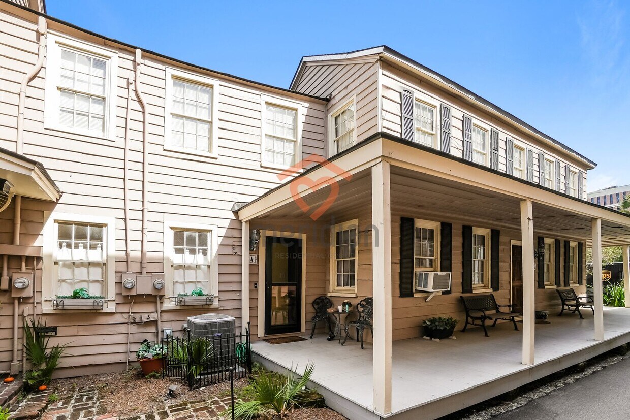 Foto principal - 1 bed / 1 bath ~ Fully Furnished