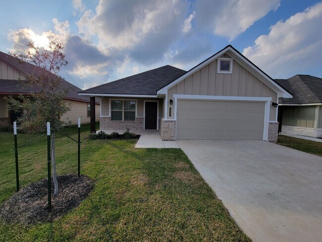 Foto del edificio - Brand New 3 bedroom / 2 bath home in Bonham Trace neighbor hood in North Bryan,