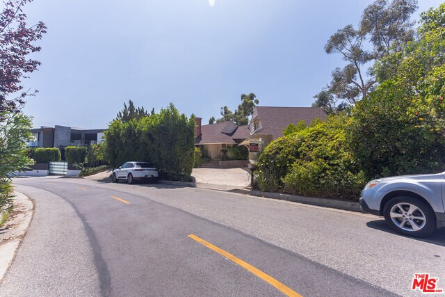 Building Photo - 935 Linda Flora Dr