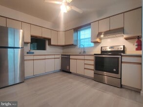 Building Photo - 104 Bastian Dr