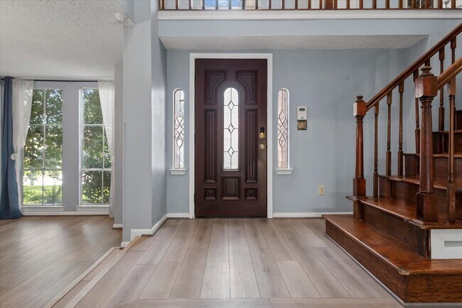 Foto del edificio - 13022 Hollow Brook Dr