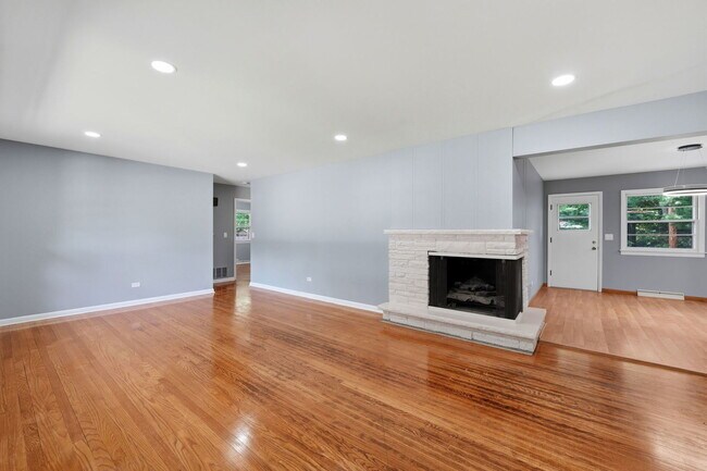 Foto del edificio - 152 Crestwood Dr