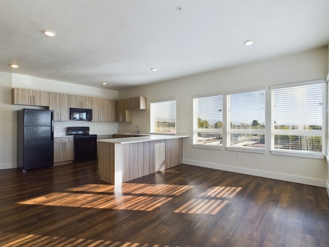 Sessions - Hart Apartments