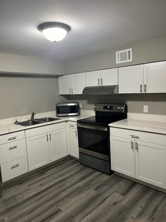 Foto del edificio - 740 W Wood St