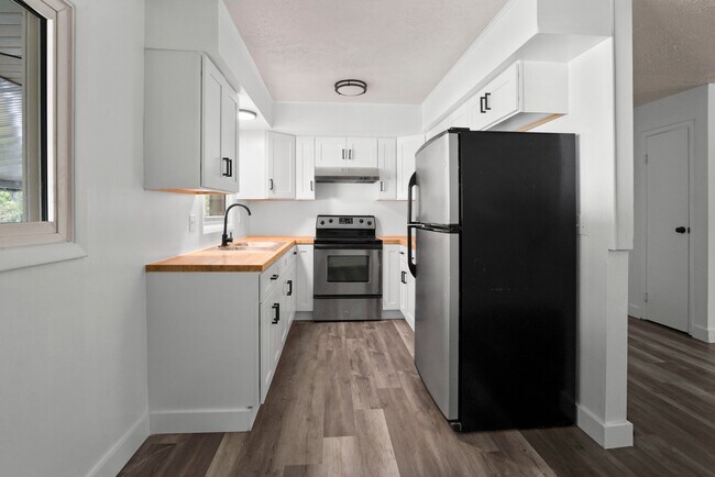 Foto del edificio - 2474 Thornton Dr