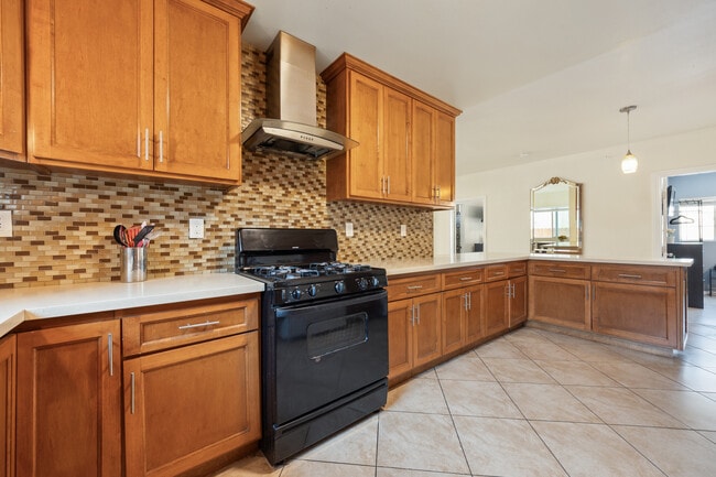 Foto del edificio - 8400 Grape St