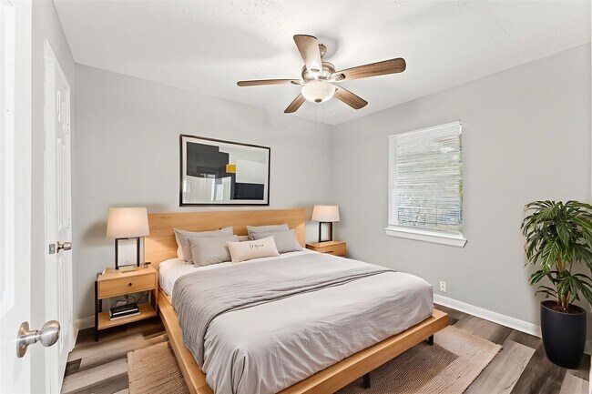 Foto del edificio - 3034 Akard St