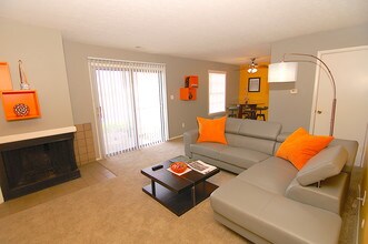 Building Photo - Abney Lake