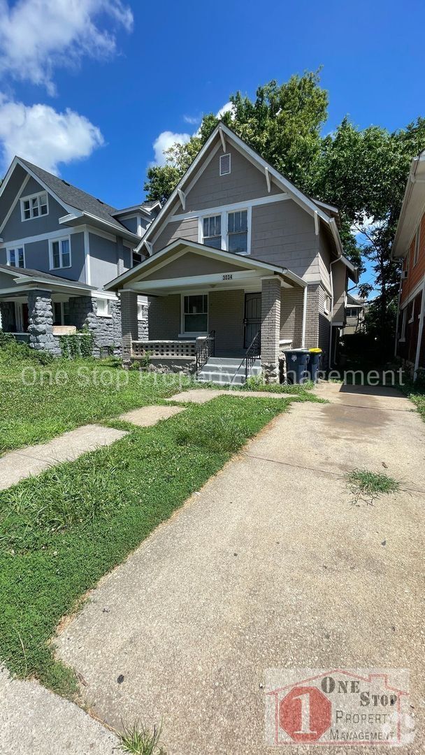 Building Photo - 3034 E 32 St