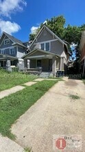 Building Photo - 3034 E 32 St