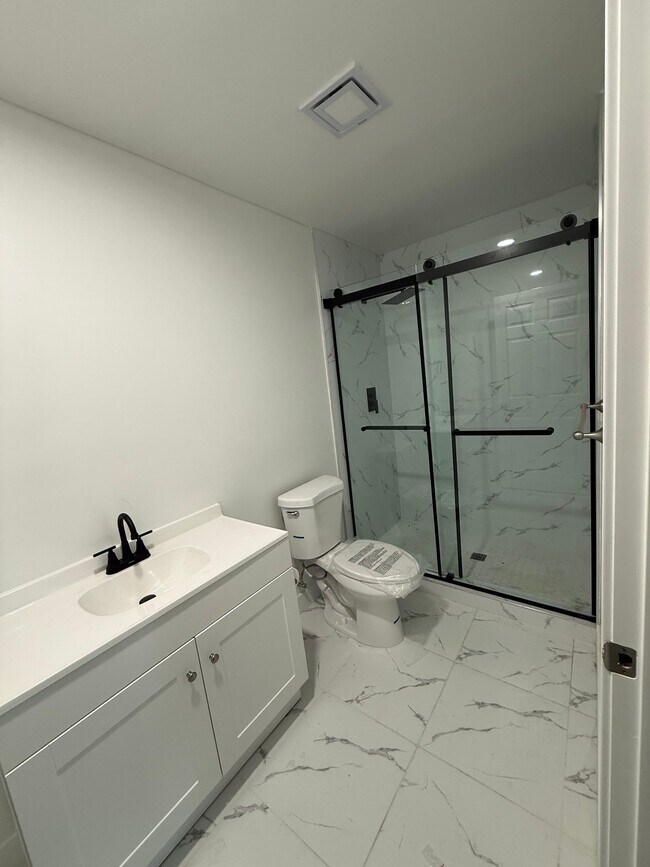 Foto del edificio - 8056 Darby Pl