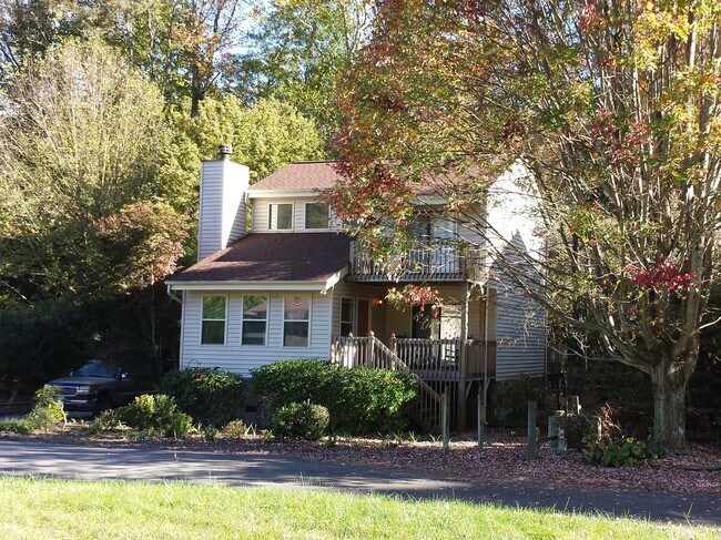 Foto del edificio - 80 Indian Trace Rd
