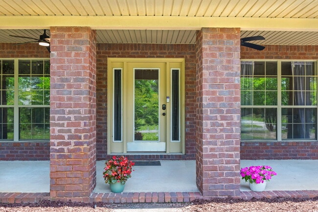 Building Photo - 7134 Snug Waters Rd