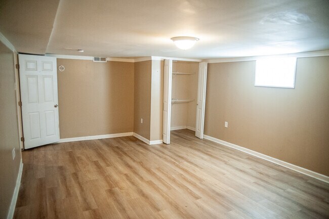 Building Photo - 321 Yeardley Ave
