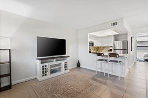 Building Photo - 2387 Tamarind Dr