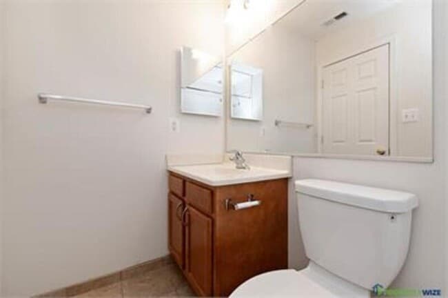 Building Photo - 12 Juliet Ln